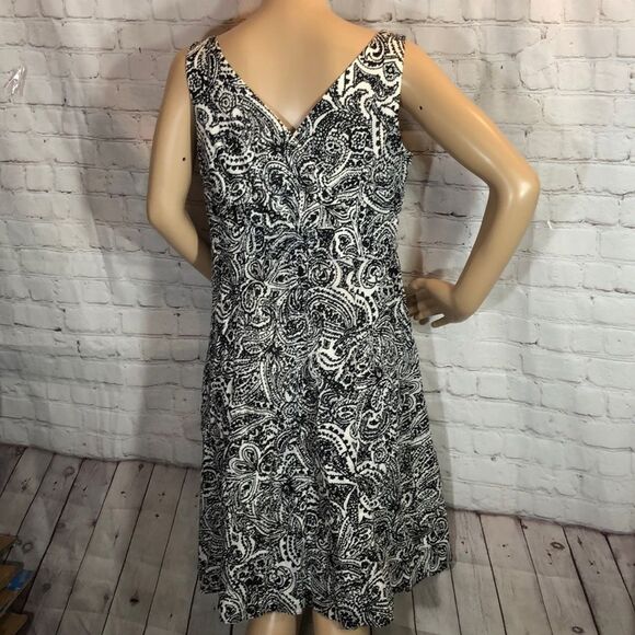 Land’s End Black and White Paisley Print Fit and Flare Dress 8 - Picture 6 of 10